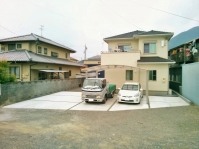 ���R���N���[�g���ԏ�E2��p�J�[�|�[�g