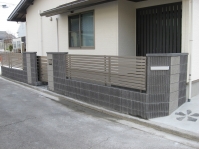 �����σu���b�N�E�t�F���X�E�|�X�g