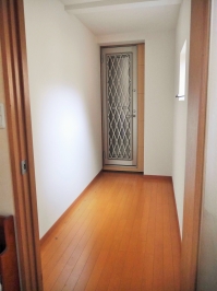 �{�H��@����