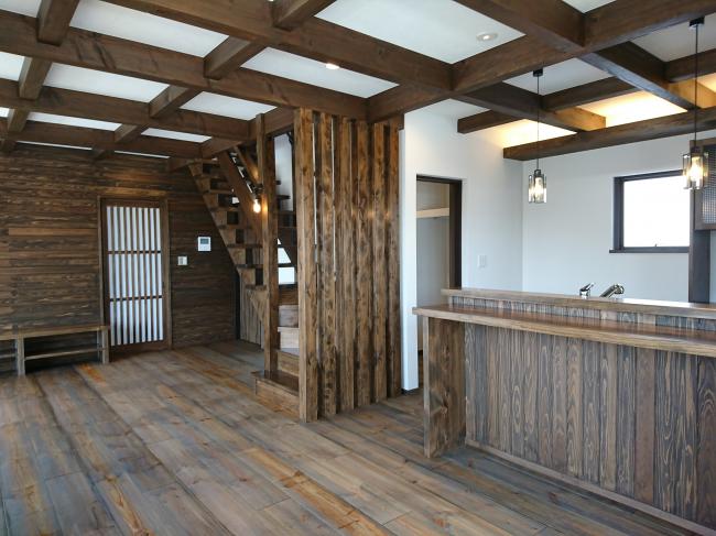 �E�b�h���_���̉Ɓ@2�K����