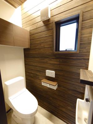 20�؂̓y�n�Ɍ���15�؂̉�