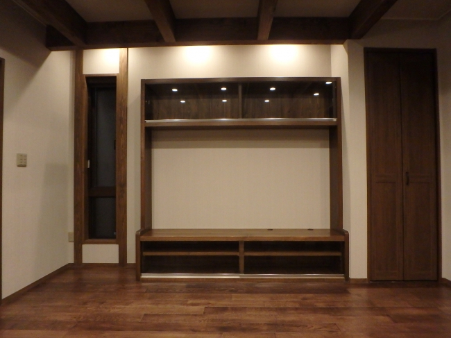 ���C�I���W�i������TV�{�[�h